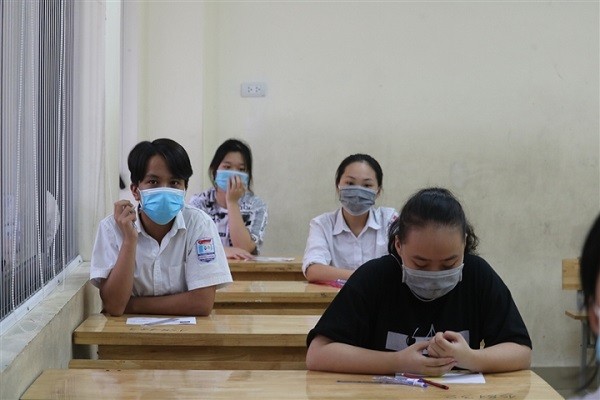 De Van thi lop 10 Ha Noi nhe nhang, khuyen khich thi sinh bay to suy nghi