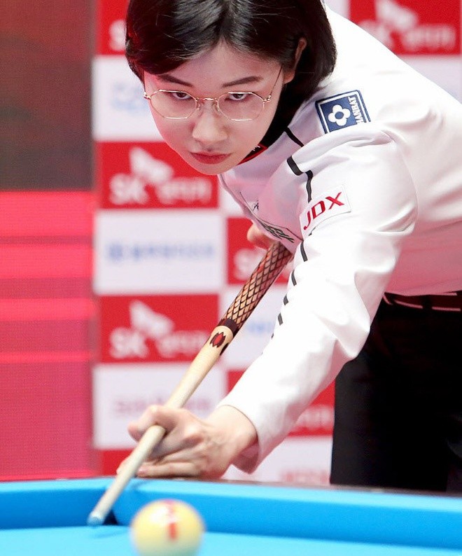 Lo nhan sac nu co thu billiard Han Quoc thuong xuyen deo khau trang-Hinh-3