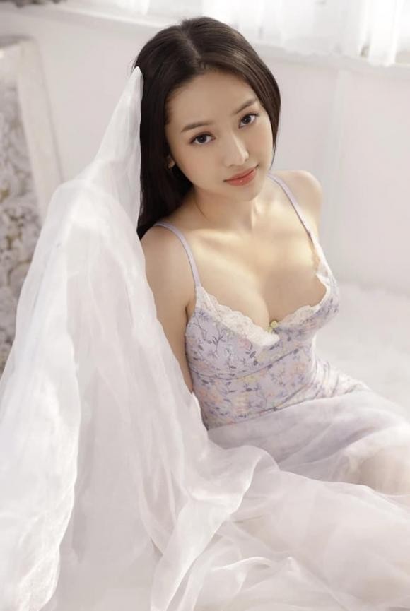 Tuoi 23, hot girl Ca Mau da dep lai nhieu tai san tien ti