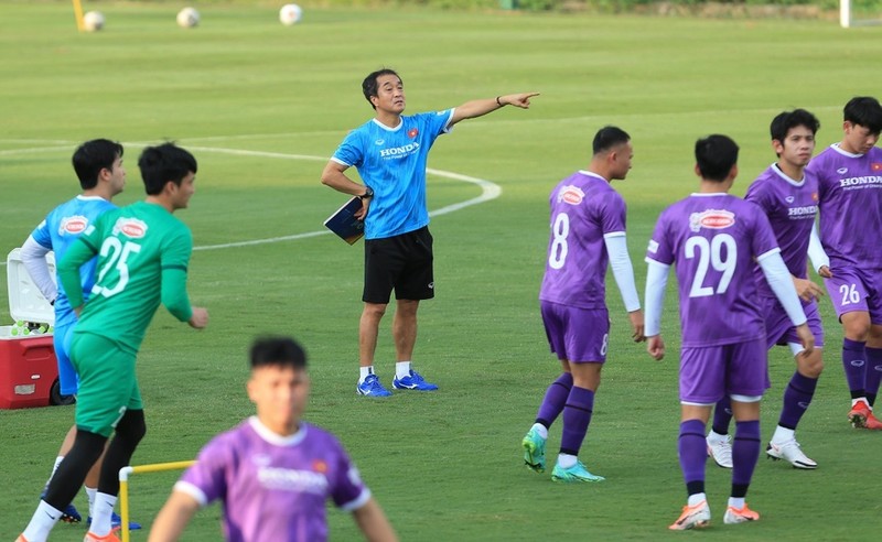 V-League 2021 chot phuong an, don suc cho doi tuyen Viet Nam-Hinh-2