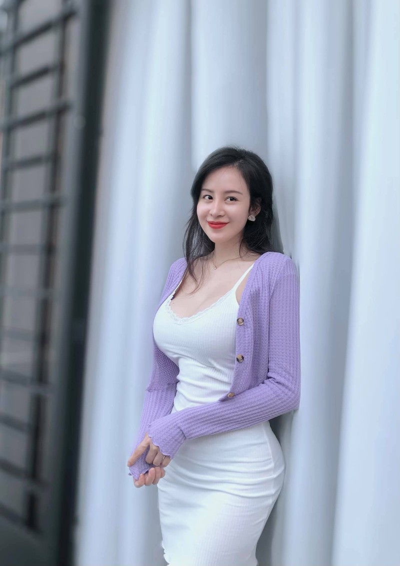 Tro tai tho ca, hot girl ba Tung lam netizen khong khoi bat ngo-Hinh-4