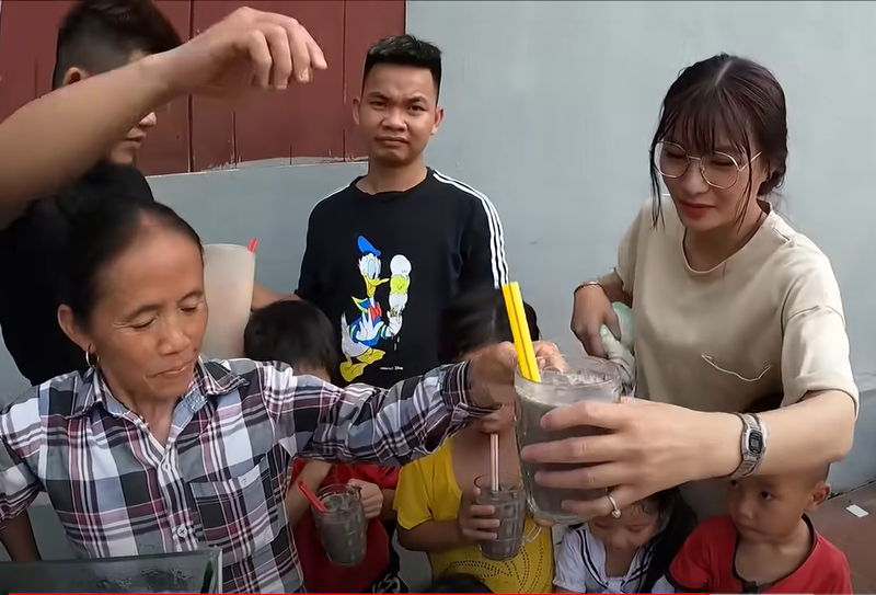 Ba Tan vlog len clip lam tra sua, thong diep 5K o dau?-Hinh-10