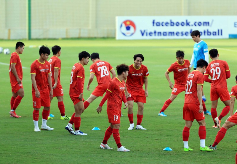 Vong loai World Cup 2022: Doi tuyen Viet Nam song chet o tuyen giua?-Hinh-3