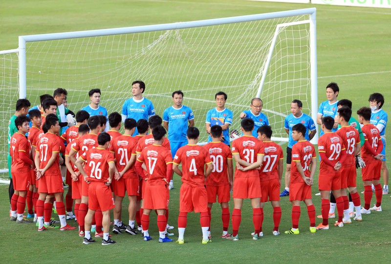 Vong loai World Cup 2022: Doi tuyen Viet Nam song chet o tuyen giua?