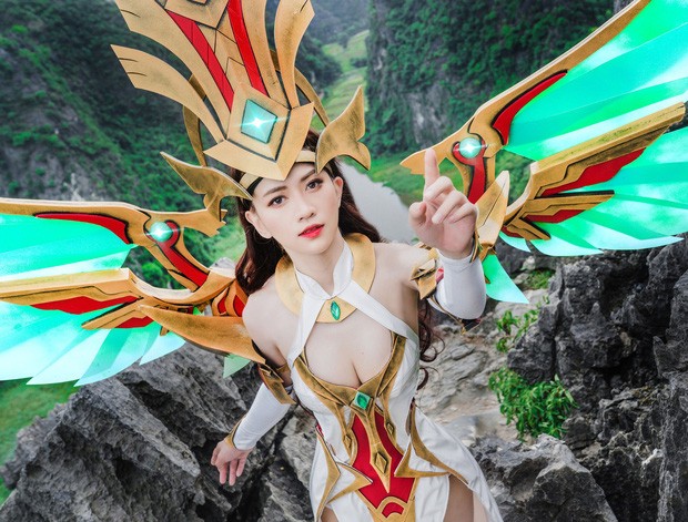 Le Bong khoe anh cosplay, dan mang don doan dan than lang game-Hinh-7