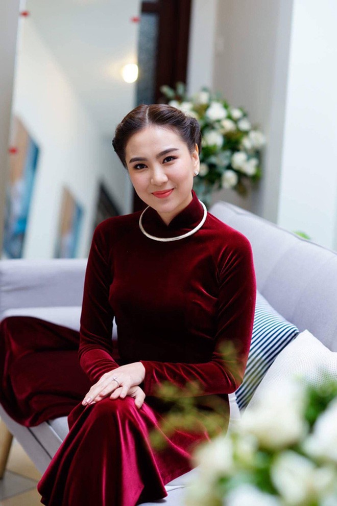 Dien ao dai trong le an hoi, dan MC VTV dep xao xuyen-Hinh-5