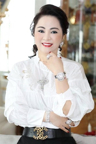Ba Phuong Hang bong hoa beauty blogger, netizen to mo tham khao-Hinh-8