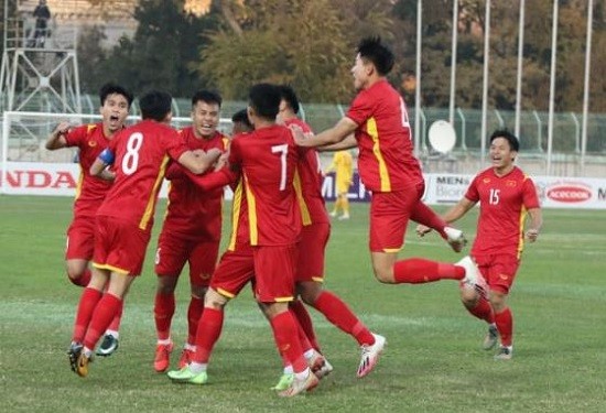 Thang toi thieu Myanmar, U23 Viet Nam hien ngang vao vong chung ket
