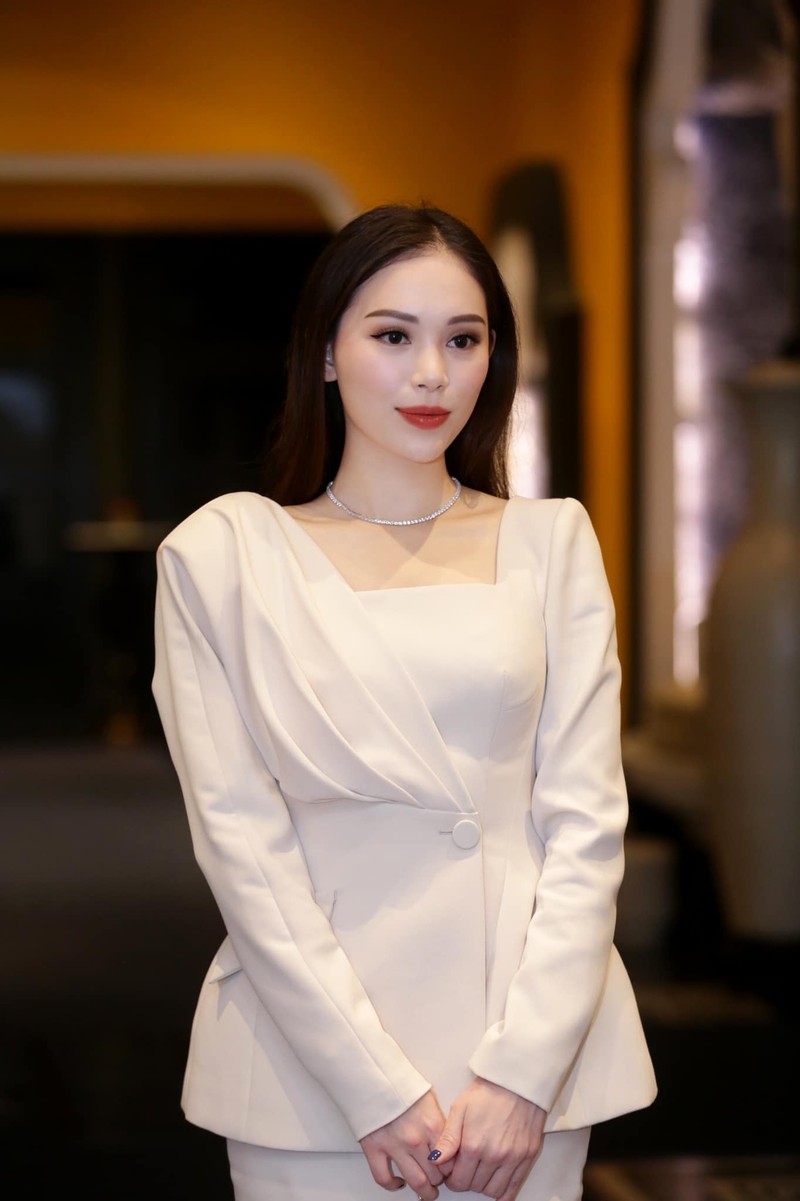 Bi netizen bat loi tieng Anh, Linh Rin dang gi len mang?-Hinh-10