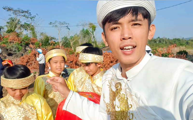 YouTuber ngheo nhat Viet Nam bat ngo 