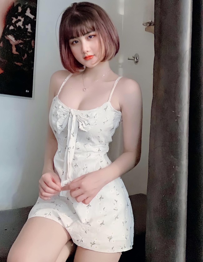 “Hot girl xe om cong nghe” khoe voc dang goi cam boi phan-Hinh-12