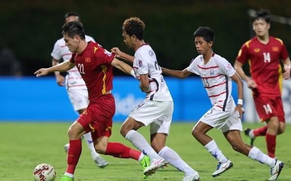 Thang 4-0 Campuchia, doi tuyen Viet Nam gap Thai Lan o ban ket