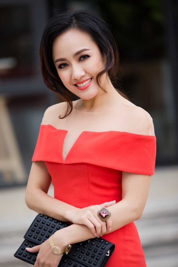 Chia tay Thoi su 19h, BTV Hoai Anh he lo cong viec moi-Hinh-7