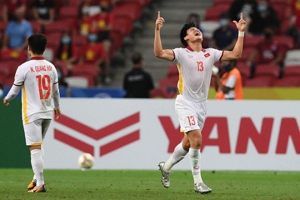 Hoa Thai Lan, doi tuyen Viet Nam tro thanh cuu vuong AFF Cup 2020