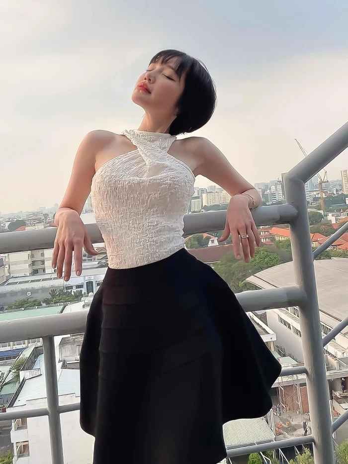 Khoe anh moi, hot girl Elly Tran duoc khen 