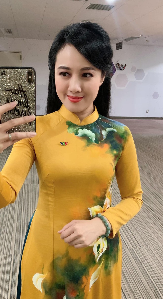 BTV Hoai Anh lo dieu chua bao gio duoc lam khi dan Thoi su-Hinh-3