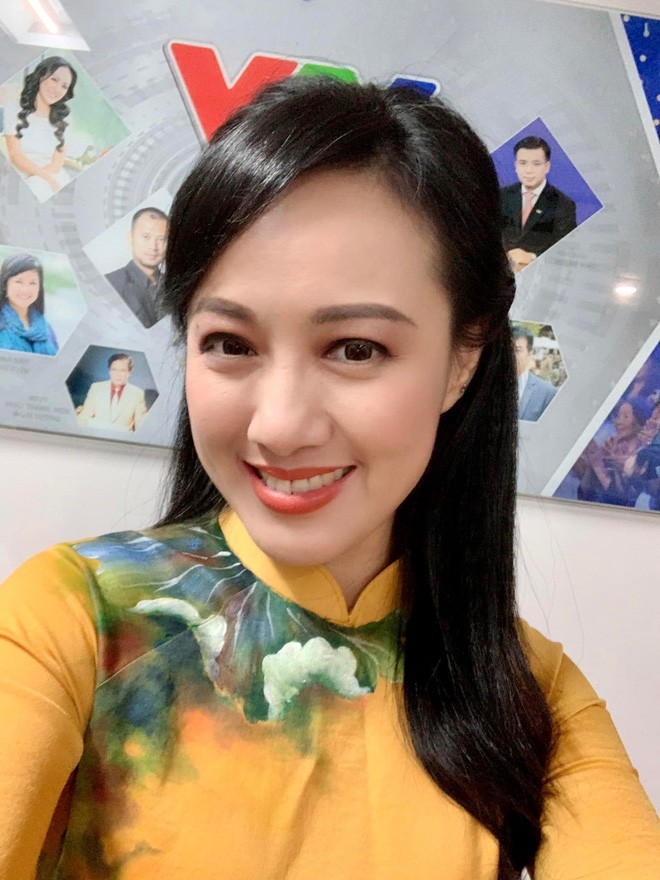 BTV Hoai Anh lo dieu chua bao gio duoc lam khi dan Thoi su-Hinh-5