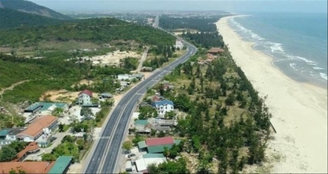 Vu du an duong ven bien Quang Binh moi thau bat thuong: So GTVT Quang Binh noi gi?