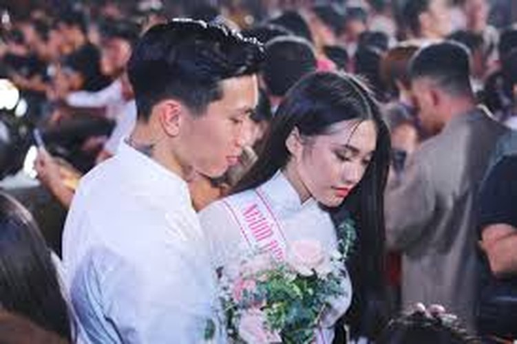 Ban gai Doan Van Hau lieu co phai rich kid Ha thanh thu thiet?-Hinh-2