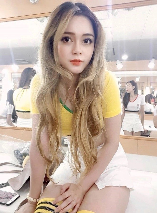 Dan hot girl “Nong cung World Cup” ngay ay gio ra sao?-Hinh-10