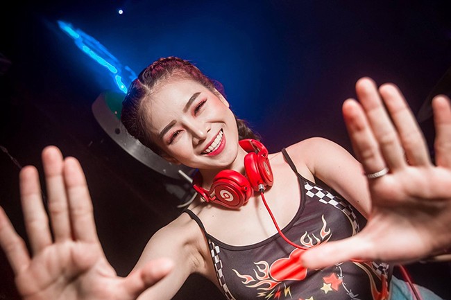 Lan dau ho bao, nu DJ Da Nang khong dam dang anh len mang-Hinh-10