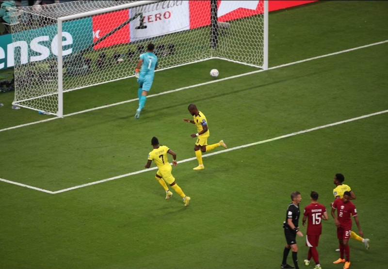 Chu nha Qatar thua toan dien truoc Ecuador ngay khai man World Cup 2022-Hinh-4