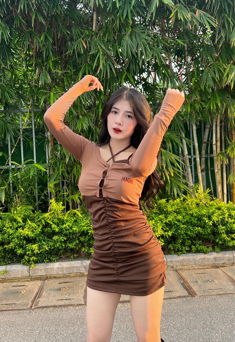 Khoe anh mac ao dai, gai xinh thi phi Quynh Alee nhan loi khen-Hinh-9