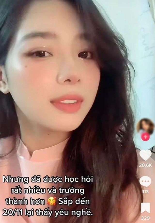 Co giao Gen Z dang anh dung buc giang 