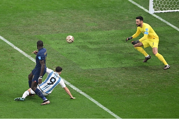 Argentina 3 (4)-(2) 2 Phap (pen): Nha vo dich goi ten Messi va dong doi-Hinh-13
