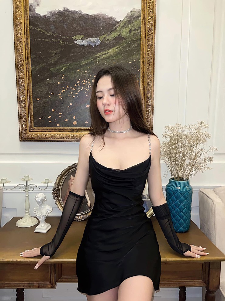 Cap hot girl ao dai tung noi tieng mang xa hoi gio ra sao?-Hinh-5