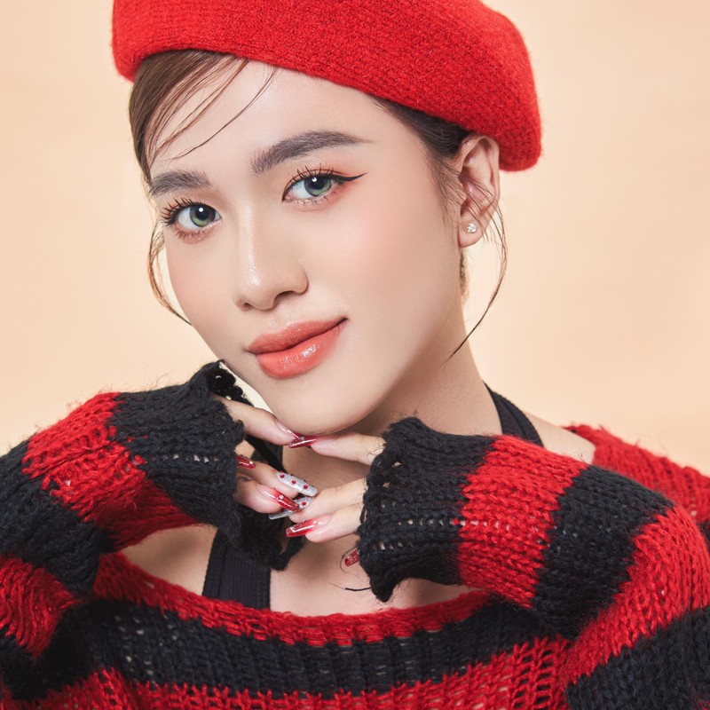 Nam beauty blogger 9x noi tieng voi ve dep phi gioi tinh-Hinh-5