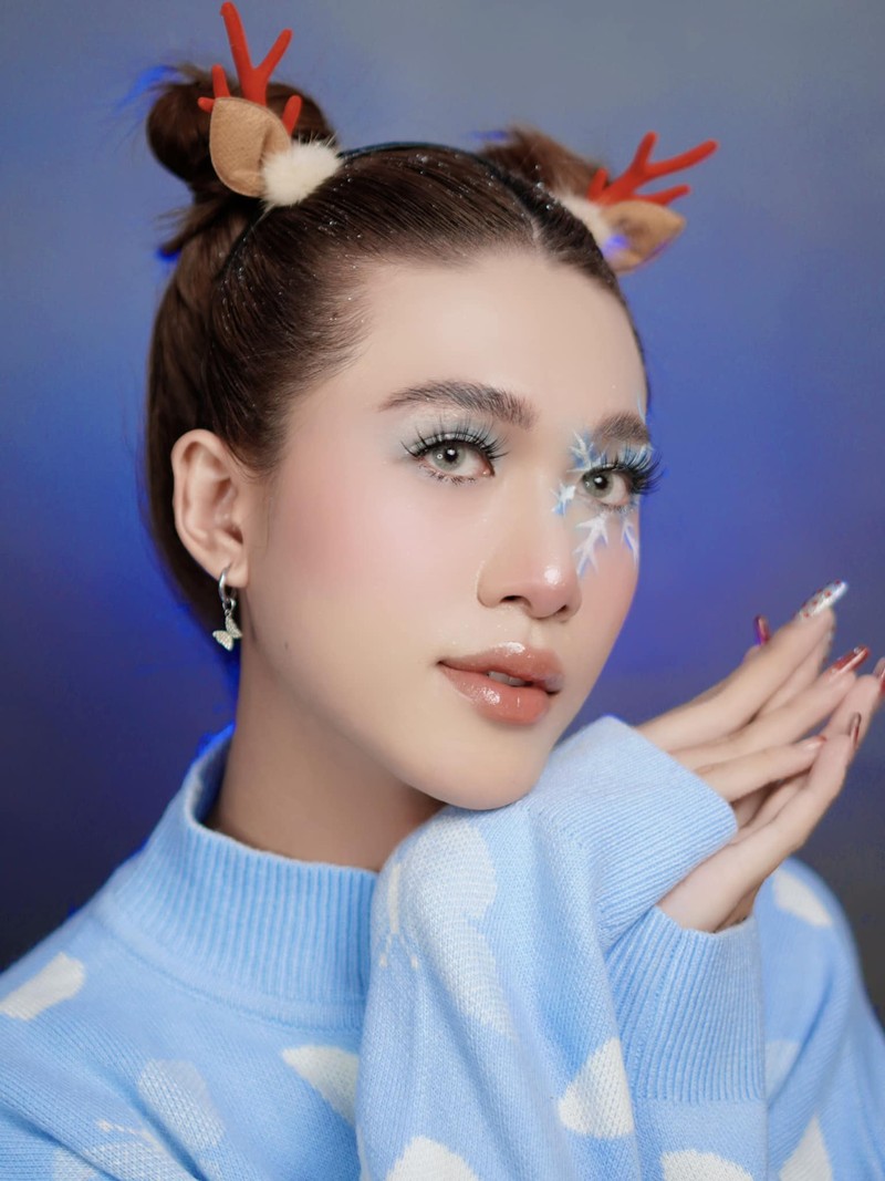 Nam beauty blogger 9x noi tieng voi ve dep phi gioi tinh-Hinh-7