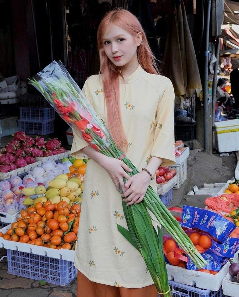 Dien ao dai di cho Tet, Xoai Non bung no visual cuoi nam-Hinh-2