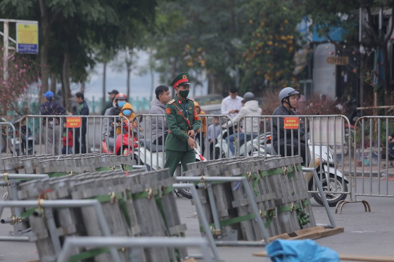 Soi tran dia phao hoa noi thanh Ha Noi truoc gio khai hoa