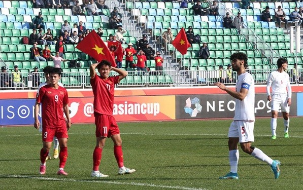 Thua U20 Iran, U20 Viet Nam danh roi tam ve tu ket tiec nuoi-Hinh-3
