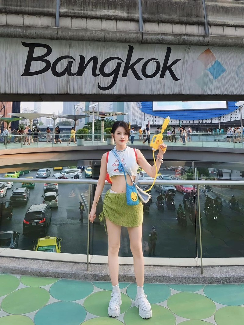 Dan gai xinh Viet tha dang goi cam tai le hoi te nuoc Songkran-Hinh-8