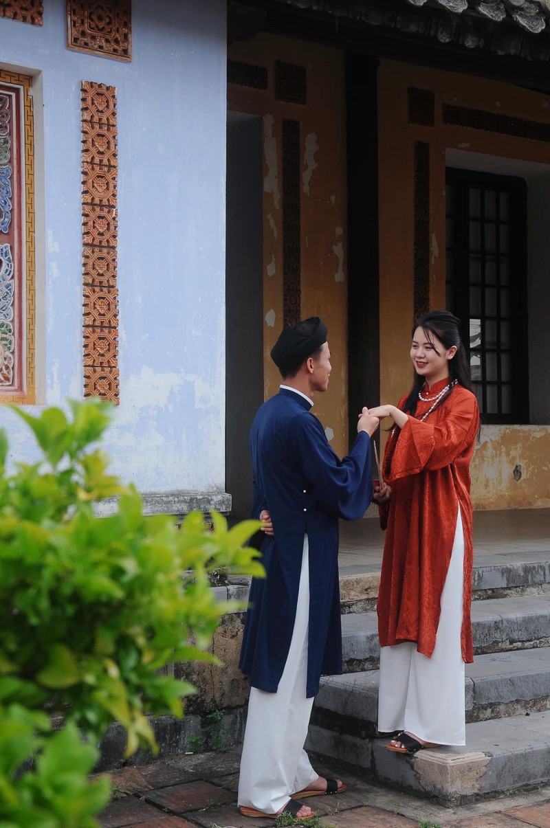 Que Ngoc Hai va vo dien ao dai kieu xua o Dai noi Hue-Hinh-4