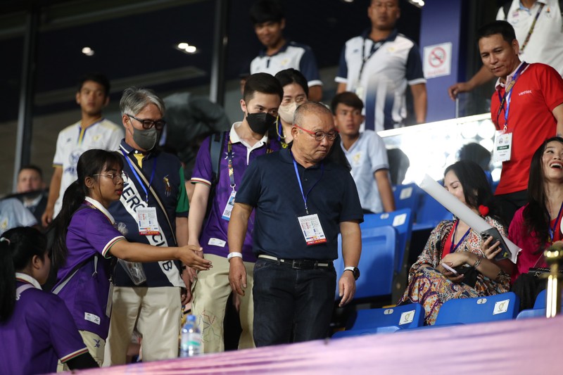 Hoa Thai Lan, U22 Viet Nam gap Indonesia o ban ket SEA Games 32-Hinh-8