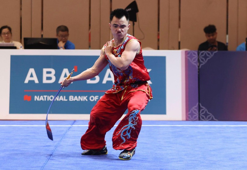 Nam VDV Wushu dan toc Nung 2 chiec HCV SEA Games day cam xuc-Hinh-3