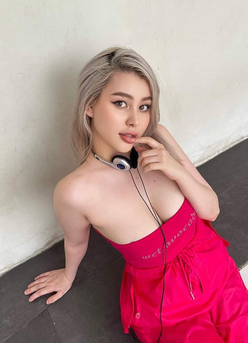 Hau sinh no, hot girl lai My khoe sac voc quyen ru boi phan-Hinh-2