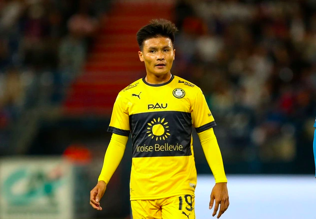 Hop dong voi Pau FC sap het, tuong lai Quang Hai ve dau?