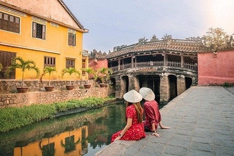 Chua Cau Hoi An trung tu, dan phuot dua nhau khoe anh “check in”-Hinh-7