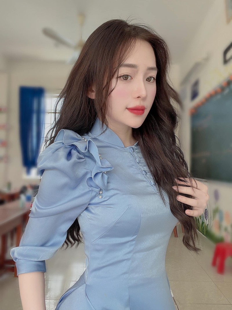 Roi buc giang, co giao Vung Tau khoe gu thoi trang cuc quyen ru