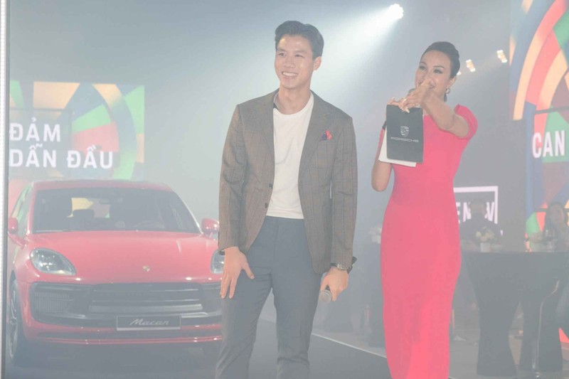 Vu Van Thanh va dan cau thu Viet so huu xe sang Porsche-Hinh-11