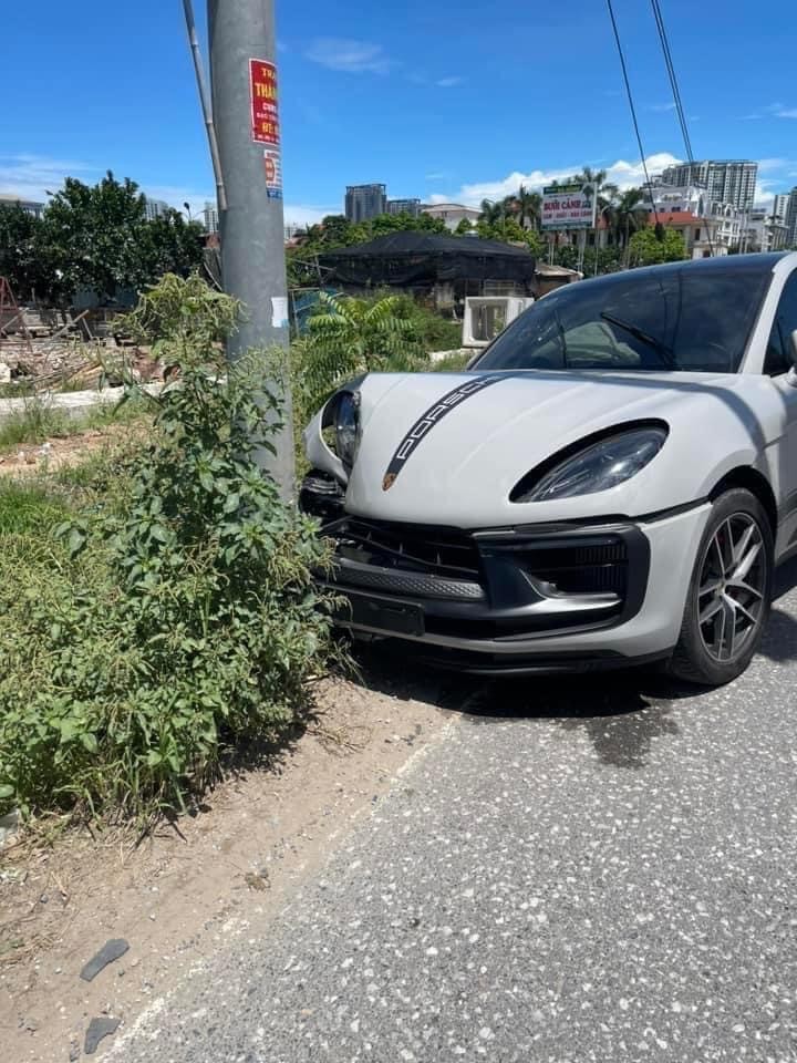 Vu Van Thanh va dan cau thu Viet so huu xe sang Porsche