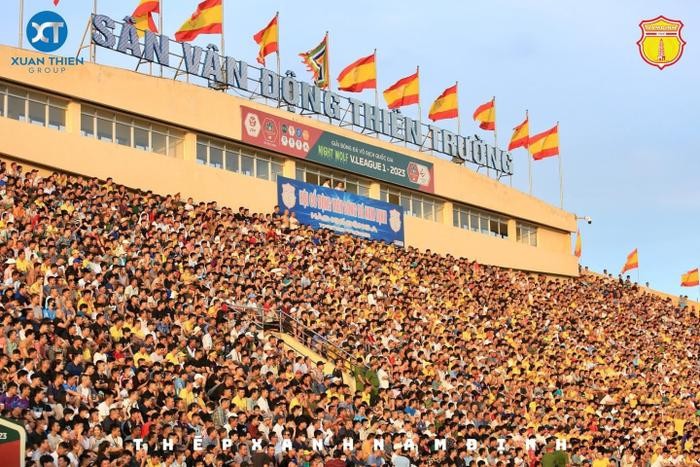 Hoi CDV bong da Nam Dinh giai the: Noi buon cua bong da Viet Nam