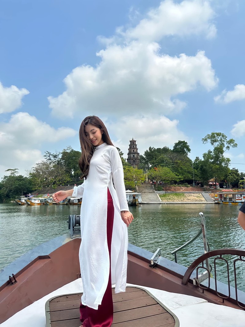 Dien ao dai du lich Hue, 