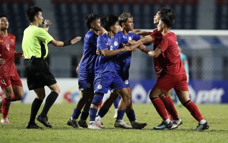 Thang nhe Philippines, U23 Viet Nam co mat tai ban ket U23 DNA