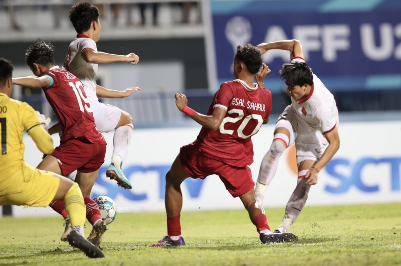 Thang Indonesia tren cham 11m, U23 Viet Nam bao ve thanh cong ngoi vuong-Hinh-2