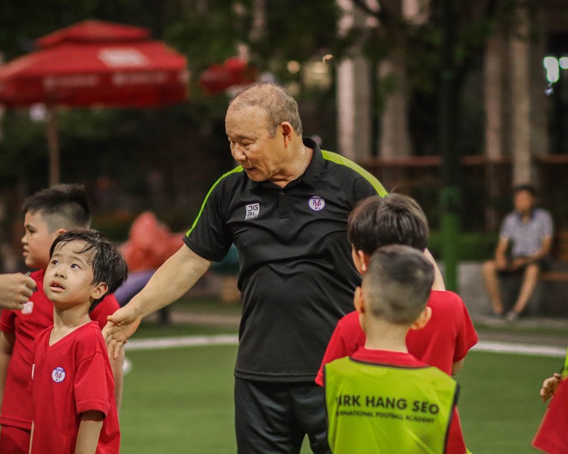 Co gi trong hoc vien bong da Park Hang Seo moi duoc khai truong?-Hinh-12